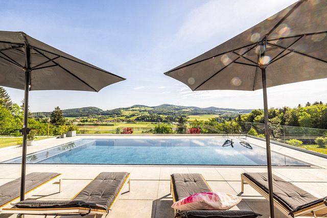 Ganze Ferienwohnung, Haus Vogl - Fewo mit priv. Sauna und traumhaften Salzwasser-Pool - Haus Vogl Ferienwohnung 1 mit 2 Schlafzimmer, priv. Sauna und traumhaften Salzwasser-Pool in Anger, Bayerische Alpen