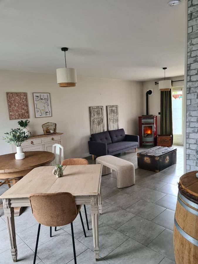 Gîte pour 8 personnes, avec Balcon ainsi que Terrasse et Jardin à Péronne (Somme) - 4