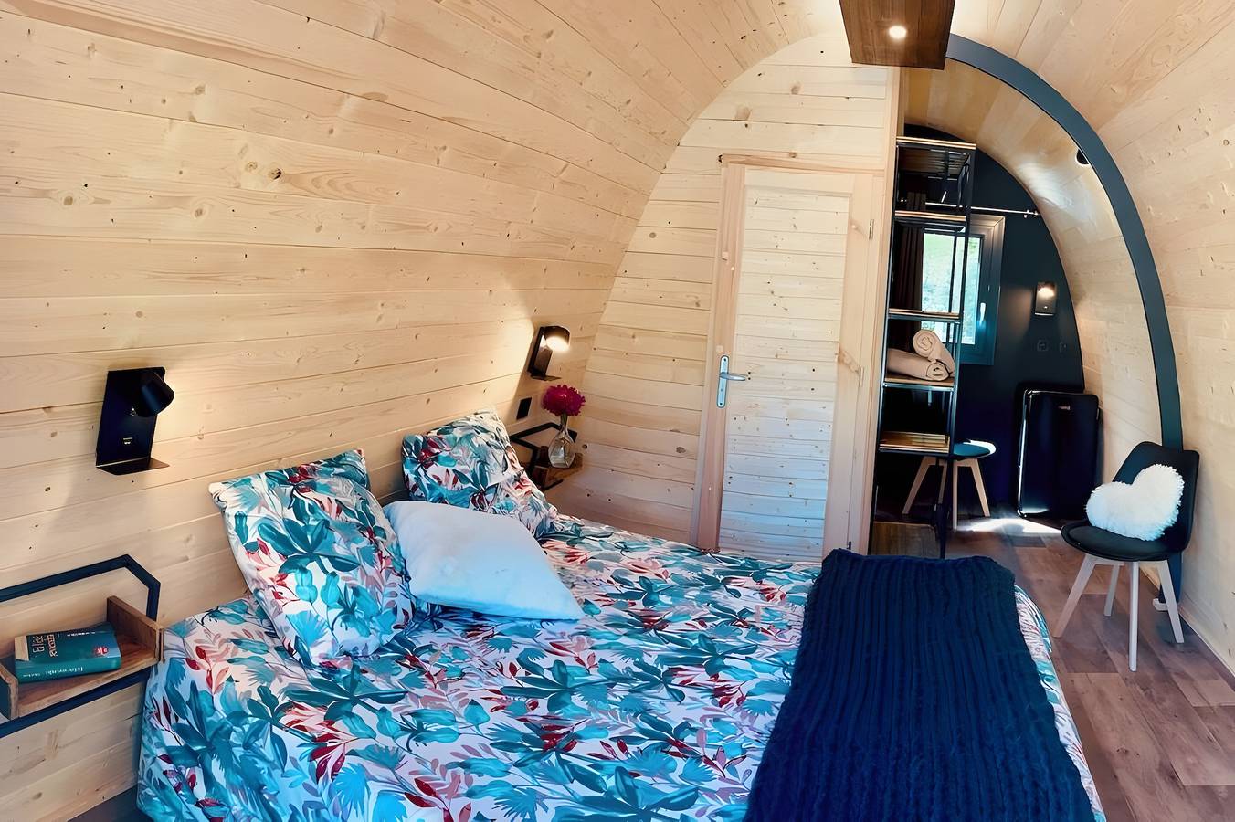 Maison de vacances 'Pod Insolite Nature - Vue Verdure' avec terrasse privée, Wi-Fi et climatisation in Touët-sur-Var, Région de Nice