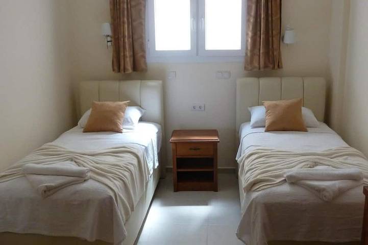 Villa con piscina privata, terrazza, giardino e area giochi coperta. in Fethiye, Egeo Turco
