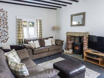 Log Cabin for 6 People in Bowness-on-Windermere, Cumbria, Photo 1