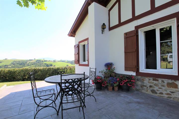 Location de vacances pour 2 personnes, avec jardin en Pyrénées-Atlantiques - 2
