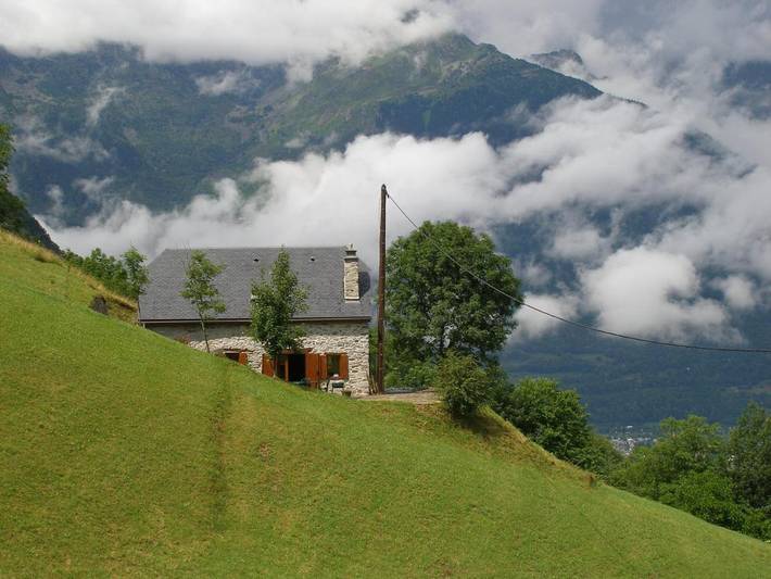 Location de vacances pour 5 personnes, avec vue ainsi que terrasse et jardin à Betpouey - 3