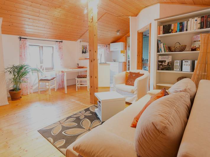 Ganze Ferienwohnung, Ferienwohnung Loider - Ferienwohnung 40qm, Dachgeschoss, 1 separates Schlafzimmer in Grassau, Chiemsee