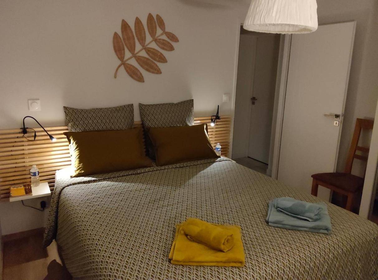 Du Côté de Chez Paule, chambre avec entrée indépendante et salle d'eau privative in Séméac, Hautes-Pyrénées