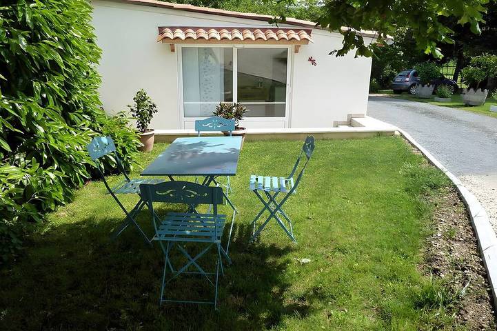 Location de vacances pour 3 personnes, avec jardin à Saint-Aulaye - 4