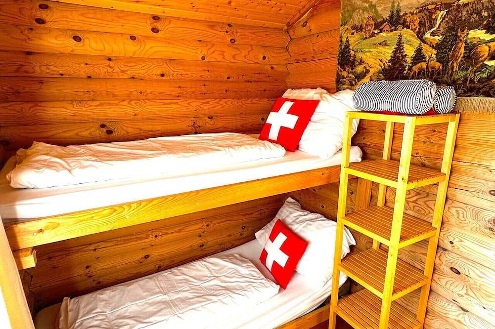 Swisshut Idyllic Farm Cabin - Chalet Grabenmühle 1 in Sigriswil, Meer van Thun