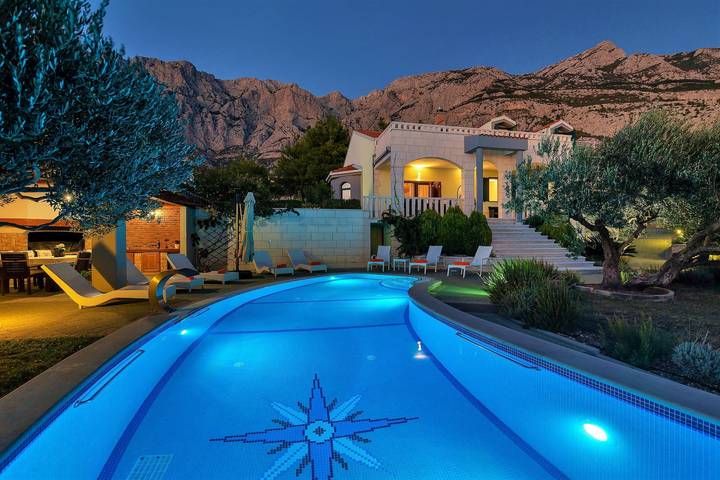 Ferienhaus für 10 Personen, mit Balkon und Garten in Makarska - 3