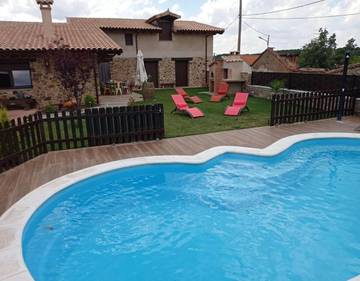 Casa rural para 17 personas, con jardín y piscina en Campo de Salamanca