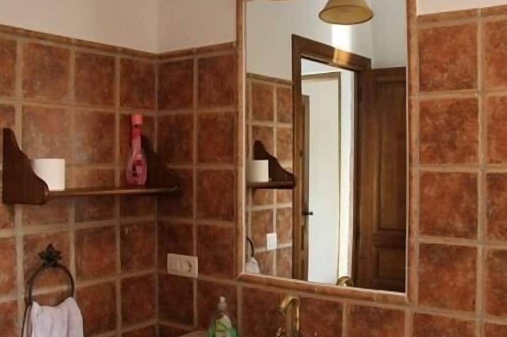 Casas de Cantoblanco 1, piscina privada, para 6 personas in Los Romanes, Benamargosa