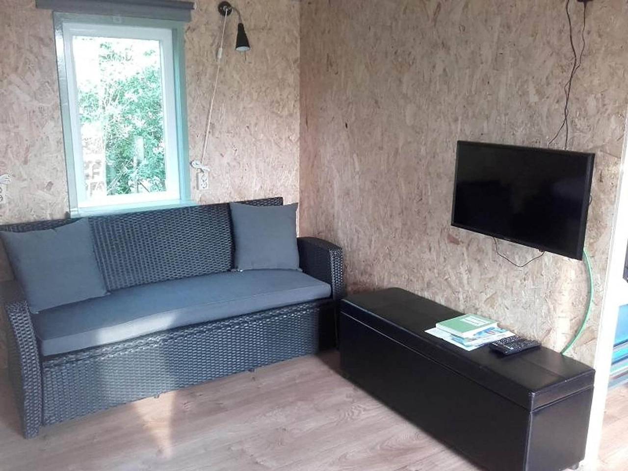 Cabin by Hegermeer with Boat Rentals in Heeg, Ijsselmeer