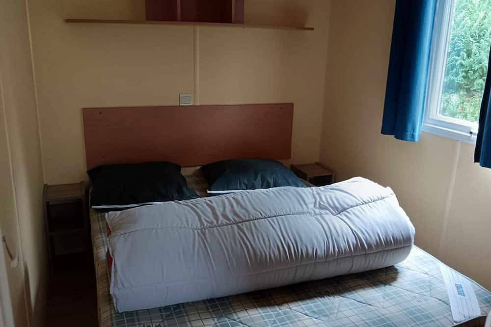 Mobile home with terrace - 6 guests in La Tour-d'Auvergne, Volcans d'Auvergne Regional Nature Park