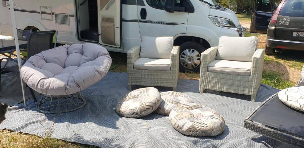 Camping voor 4 personen, met Terras en Tuin op Murter