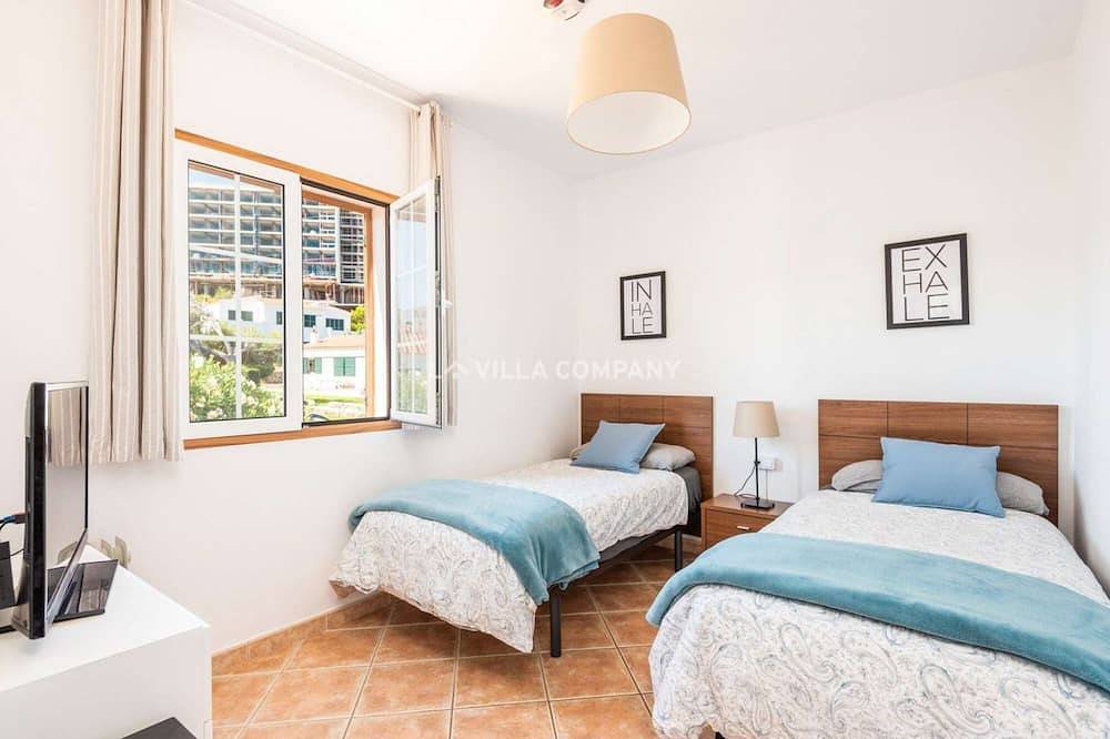 Wonderful Villa Bellavista with Sea Views & Private Pool, Sleeps 8 in Arenal d'en Castell, Es Mercadal