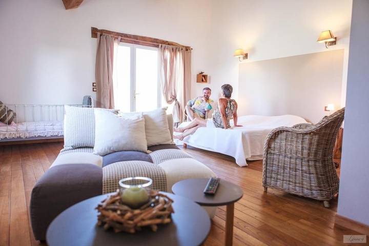 Chambre d’hôte pour 6 personnes, avec vue ainsi que piscine et jardin, adapté aux familles dans le Tarn - 3