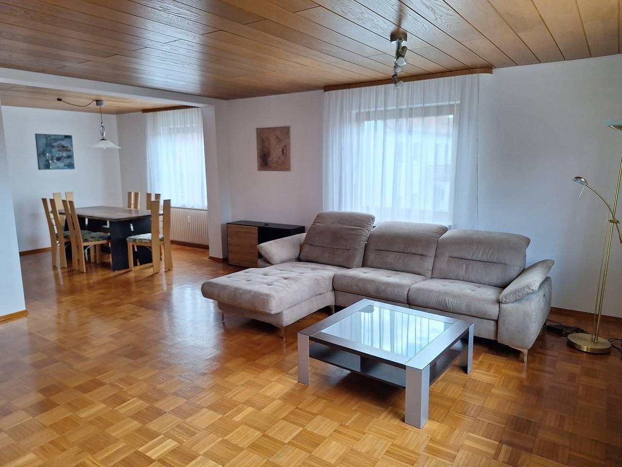 Ganze Wohnung, Ferienwohnung mit Balkon nahe Legoland, Peppa Pig Park und Lonetal in Alb-Donau-Kreis