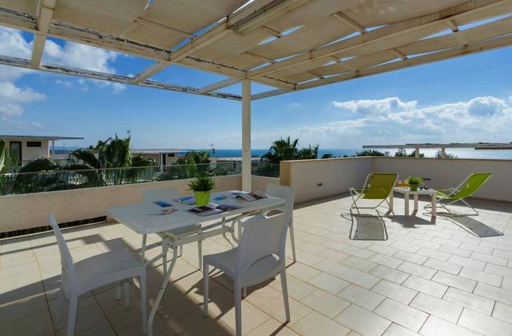 Location de vacances pour 3 personnes, avec vue ainsi que jardin et piscine à Ragusa - 2