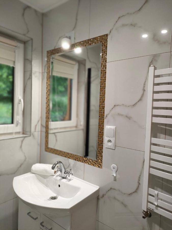 Deluxe Double Room with Shower in Lesko, Karpaty (Polska)