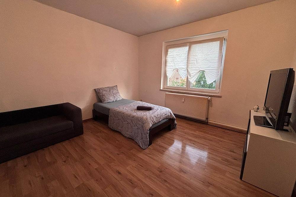 Ganze Wohnung, Flat for 6✭ Free bike ✭ best for employees in Elsteraue, Burgenlandkreis