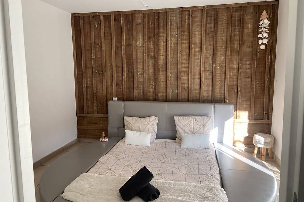 House with swimming pool & jaccuzi - between Bordeaux & the Arcachon basin - 2 to 6 p  in Saint-Jean-d'Illac, Región de Burdeos