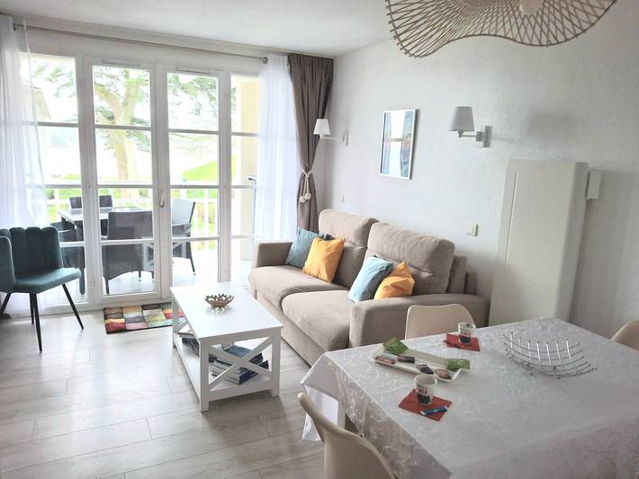 Appartement entier, Les Mouettes Marines Bénodet : Appartement vue mer (50 m de la plage) in Bénodet, Région de Quimper