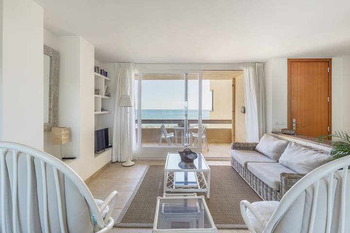 Apartamento entero, Apartamento en primera línea de mar. in Pals, Costa Brava