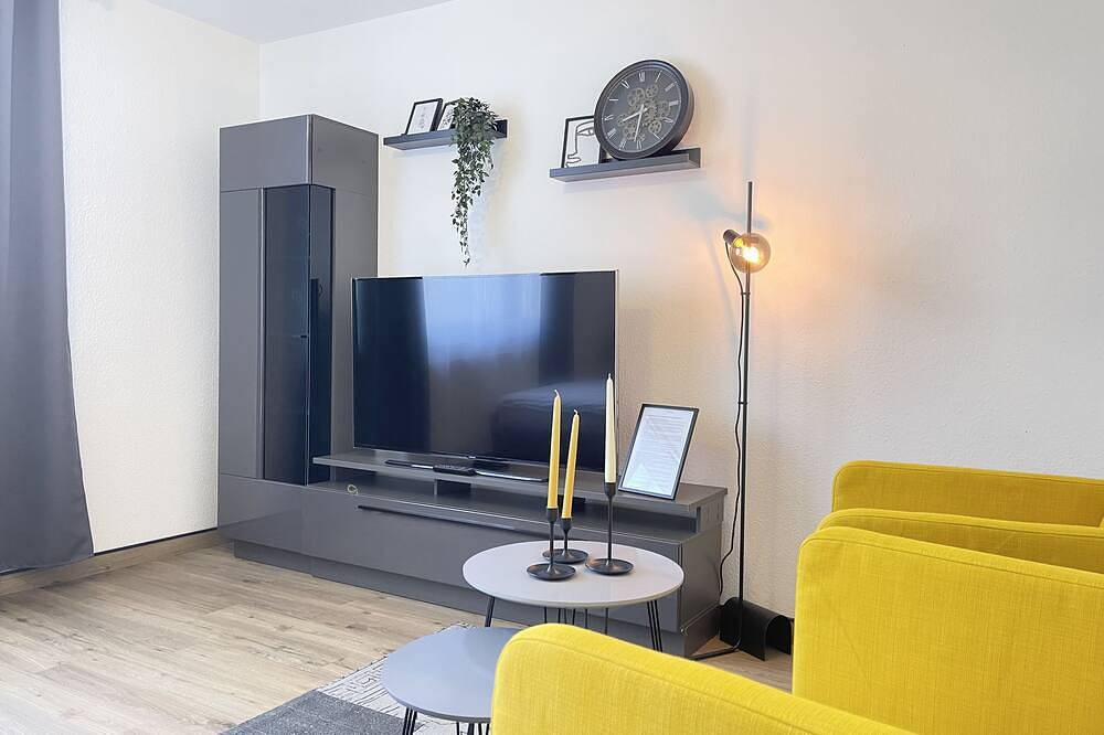 Ganze Wohnung, Black&Yellow Designer Apartment Bielefeld in Dornberg, Bielefeld