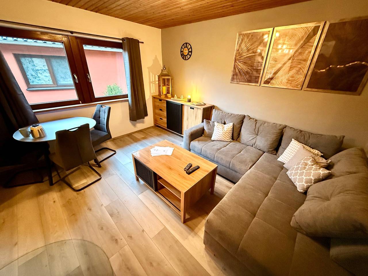 Ferienhaus 'Alte Schmiede' mit privater Terrasse und Wlan in Melzow, Warnitz