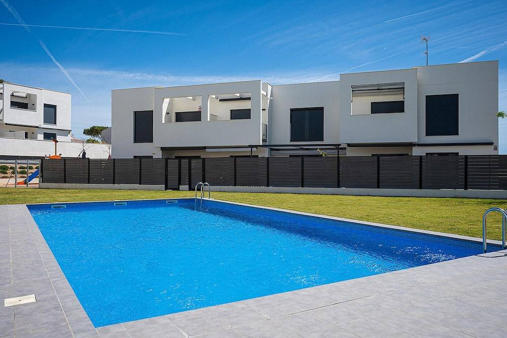 Entire apartment, Modern apartment near the beach with air conditioning in Altafulla in Altafulla, Costa Dorada