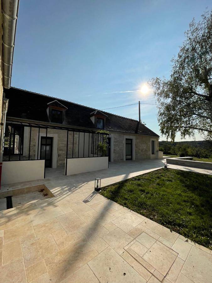 Maison d’hôte pour 2 personnes, avec piscine ainsi que vue et jardin à Tonnerre (Yonne) - 4