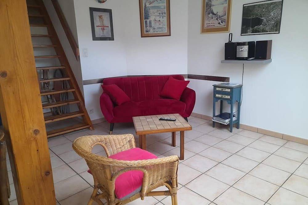 Independent apartment in house facing south over the lake in Gérardmer, Parc naturel régional des Ballons des Vosges