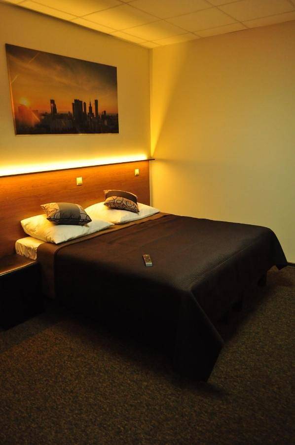 Cały apartament wypoczynkowy, Villa B&B nocleg przy Centrum Zdrowia Dziecka - Warszawa Międzylesie Wawer blisko Czd in Wawer, Warszawa