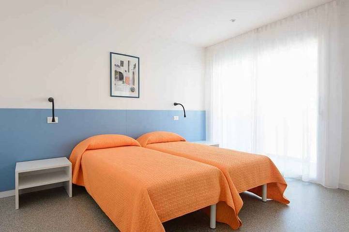 Ganze Wohnung, Ferienwohnung mit Klimaanlage und Balkon in Lignano in Ufficio 4/1-ter, Lignano Sabbiadoro