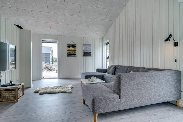 Nice home in Thisted w/ Sauna, WiFi and 4 Bedrooms in Klitmøller, Thy Nationalpark