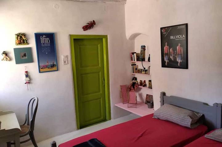 Cycladic house, swimming pool, 10-minute walk to the beach in Syros
