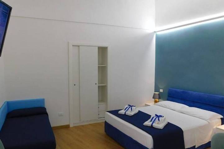 Entire apartment, B&B La Maison del Borgo | Double room with balcony in Spiaggia di Levante, Rodi