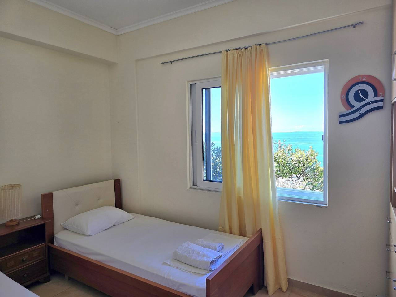 Ganze Wohnung, Feriehus i Qeparo med havudsigt in Himarë, Vlorë