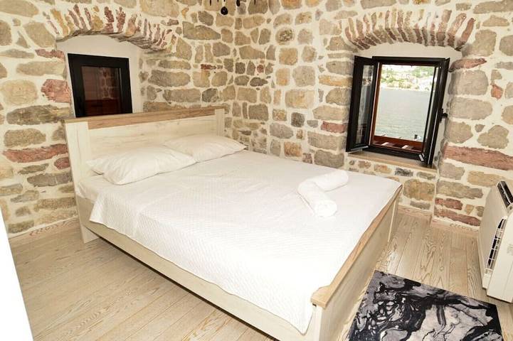 Location de vacances pour 3 personnes, avec jardin à Kotor - 4