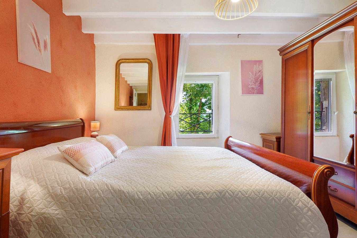 Bed & Breakfast 'Chambre Tilleul met zwembad', bergzicht, gedeeld zwembad & wifi, foto 12