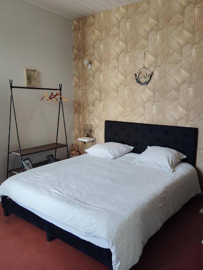 Double Room in Fontenay-Trésigny, Seine-et-Marne