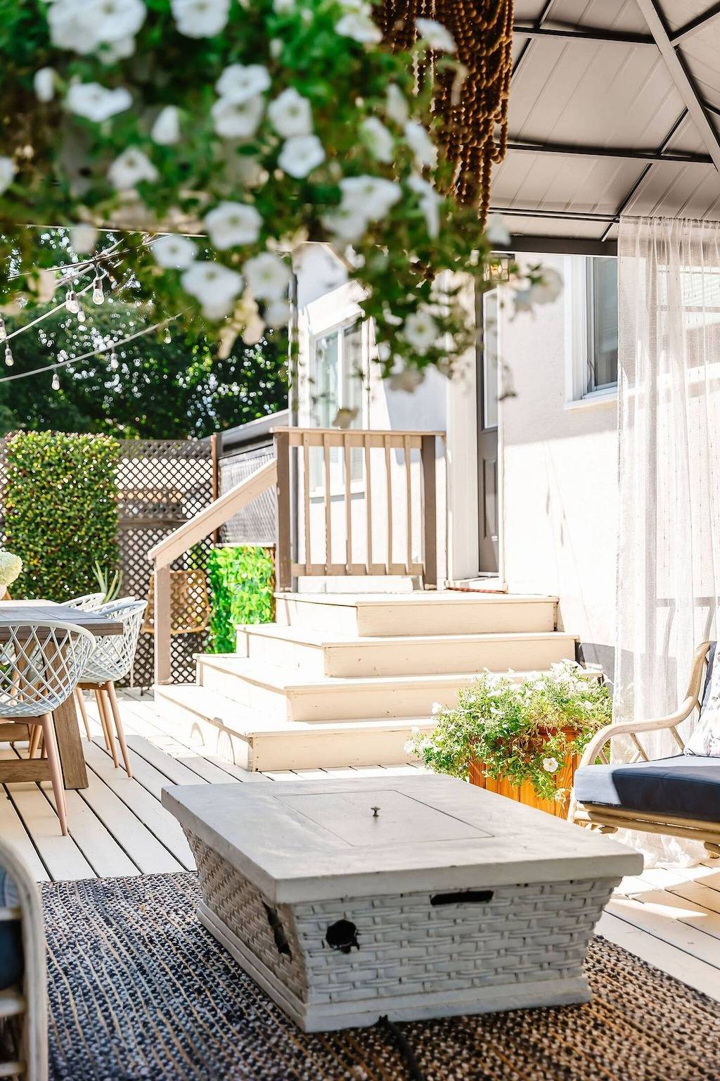 Gorgeous Bungalow with a Deck/Sauna/Pets Ok in Kelowna, Regional District of Central Okanagan