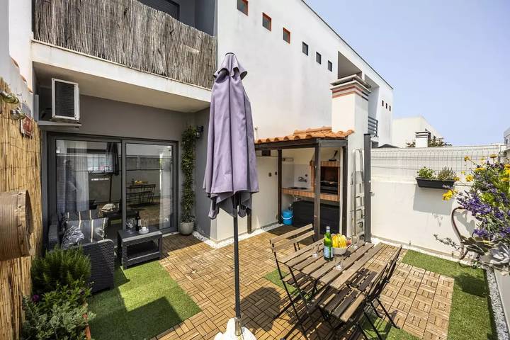 Gîte pour 4 personnes, avec balcon dans Rogil - 2