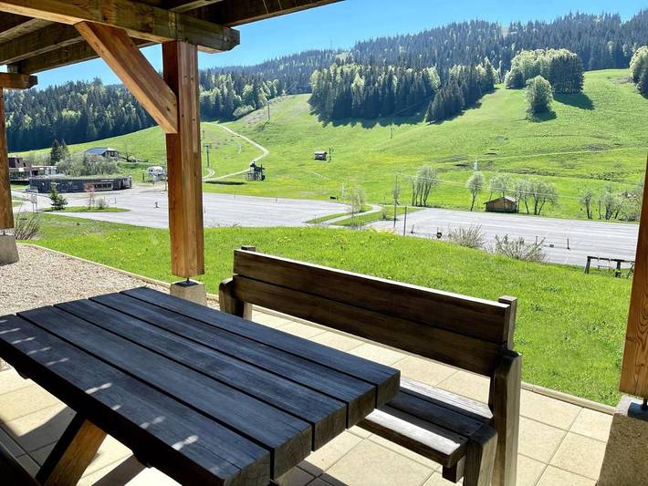 Chambre d’hôte pour 6 personnes, avec jardin et vue, animaux acceptés dans le Jura