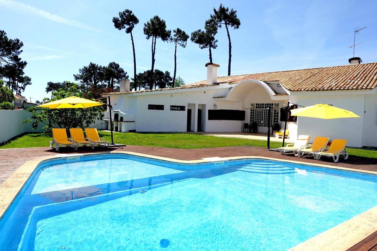 Villa near Beach & Lisbon in Aroeira, Corroios