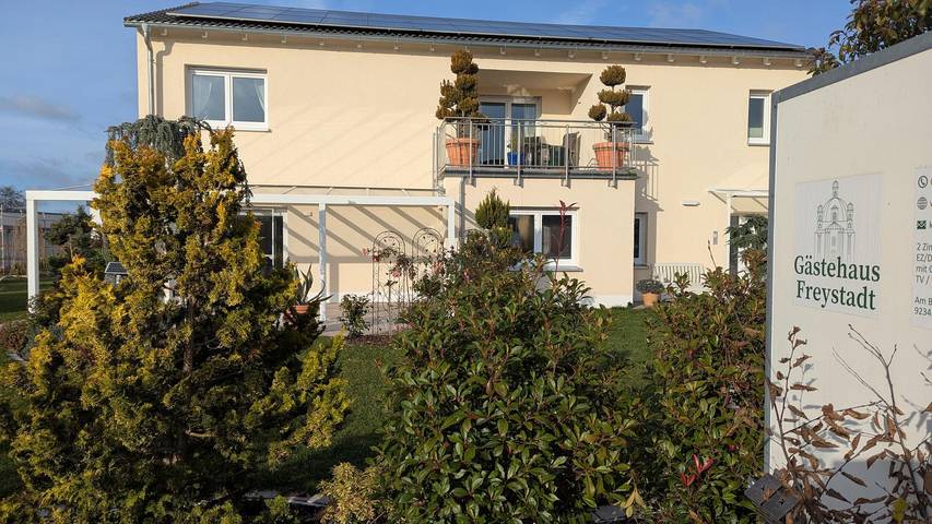 Ganze Ferienwohnung, Gästehaus Freystadt - Doppelzimmer Ost in Freystadt, Ostbayern