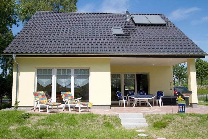 Ferienhaus für 5 Personen, mit Terrasse und Garten sowie Sauna und Ausblick in Steffenshagen