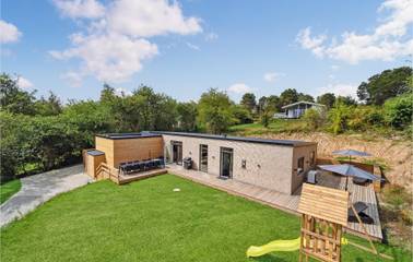 Ferienhaus für 12 Personen, mit Terrasse und Sauna sowie Garten und Pool, mit Haustier in Egsmark Strand