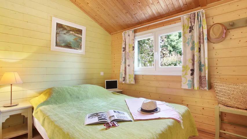 Location de vacances pour 6 personnes, avec terrasse et piscine, animaux acceptés à Carnoux-en-Provence - 4