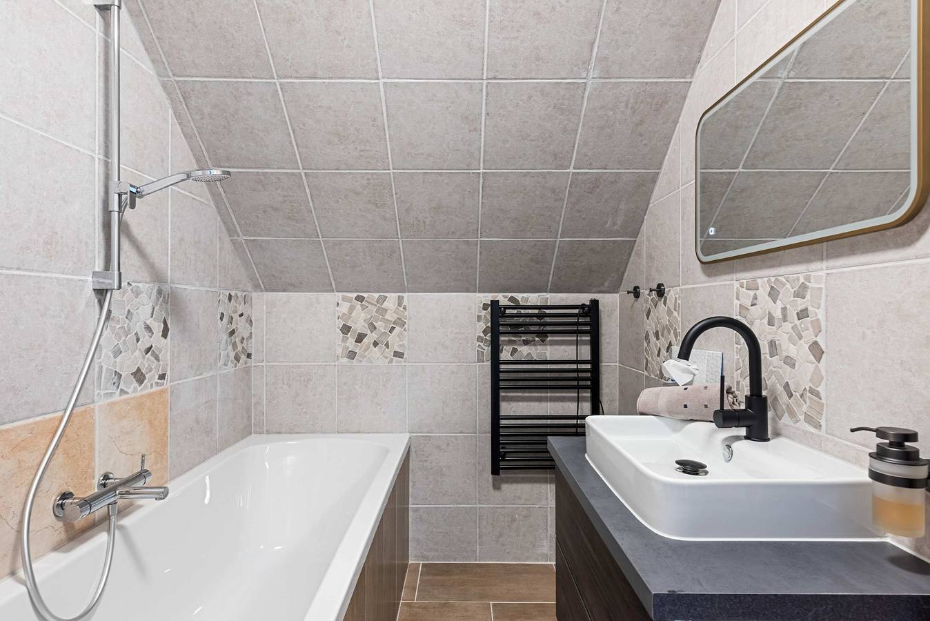 Hoiswirt: Double | Ski-in/out | Balcony | Sauna in Edelschrott, Steirerland