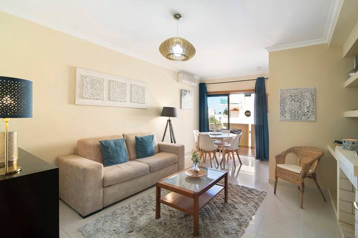 Entire apartment, Apartment "Eden" with Shared Pool & Wi-Fi in Vilamoura, Quarteira